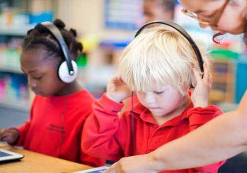 تقویت و بهبود حافظه شنیداری کودک اوتیستیک